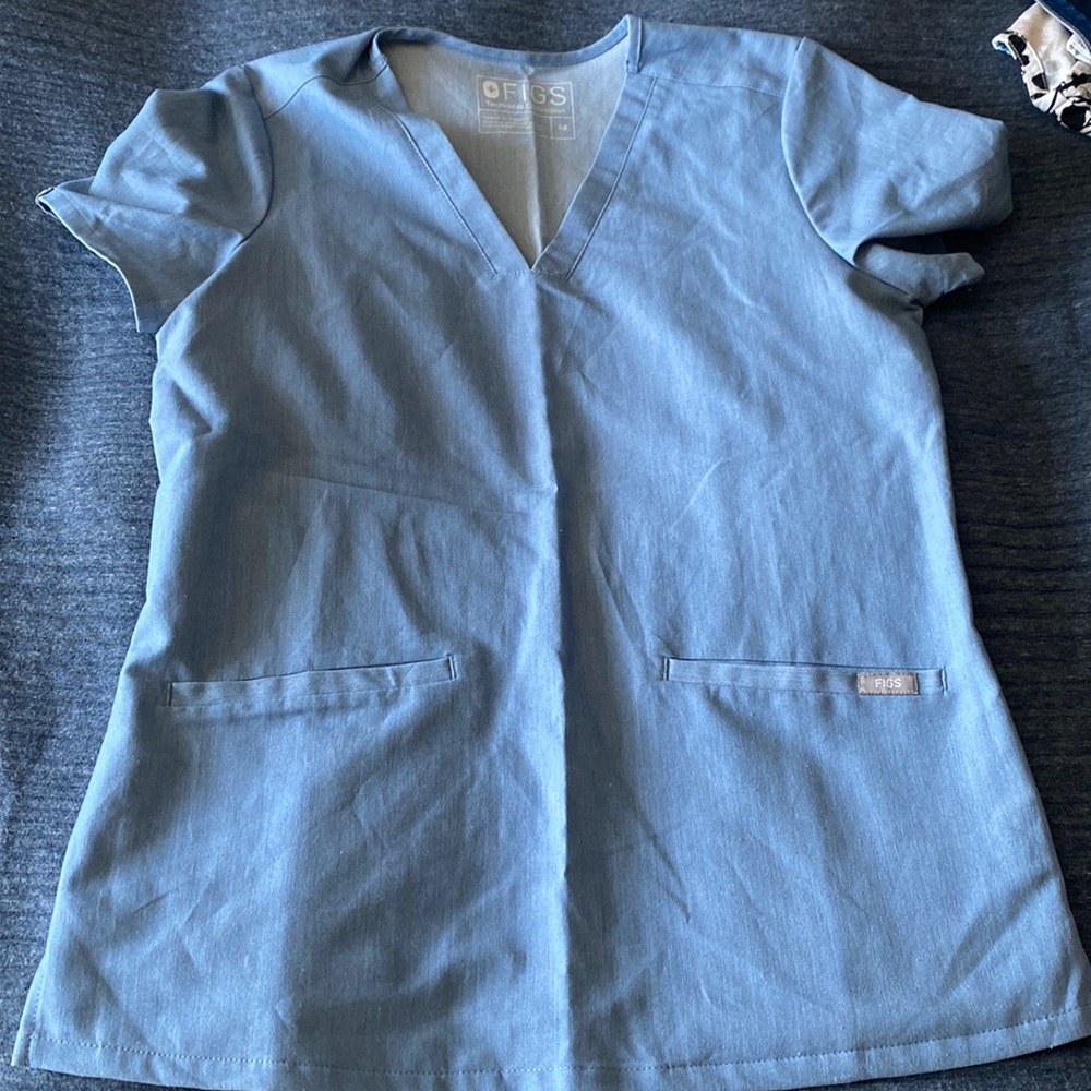 Figs scrub top